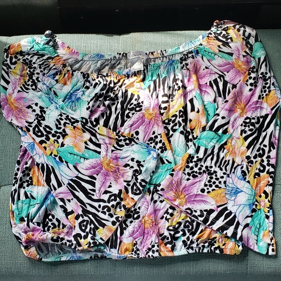 Top - Picture 4 of 8